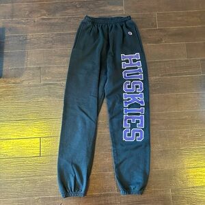 UW Huskies Champion Black Jogger Sweatpants